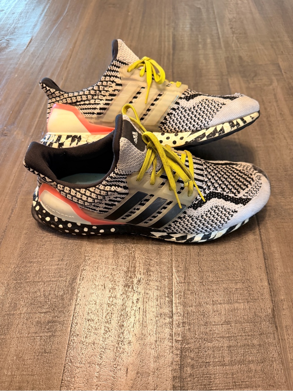 Adidas UltraBoost 5.0 DNA Multi Pattern White Black Men’s Size 9.5 GY0326 Boost